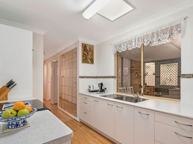 18/28 Marangaroo Drive, Marangaroo WA 6064