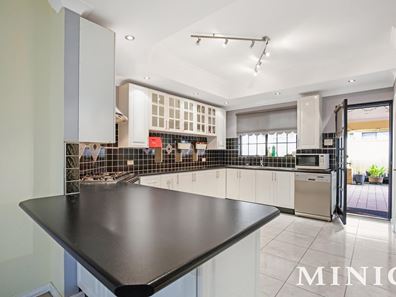 14 Campbell Road, Canning Vale WA 6155