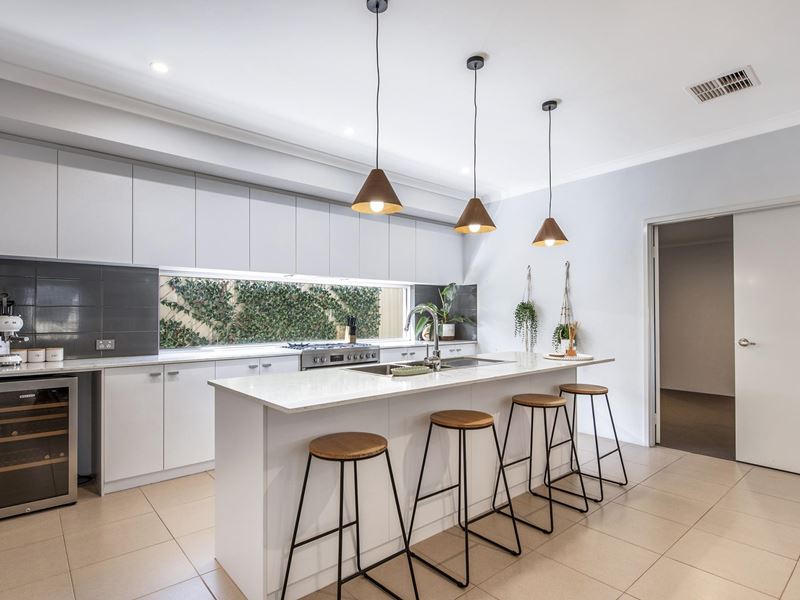 29 Arcoona Avenue, Golden Bay WA 6174