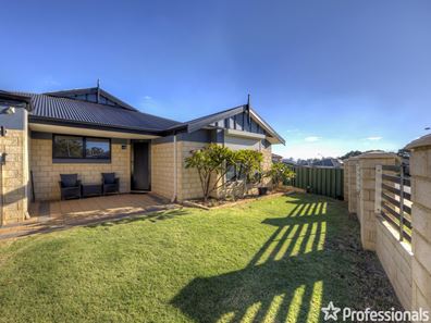 10 Camellia Loop, Forrestfield WA 6058