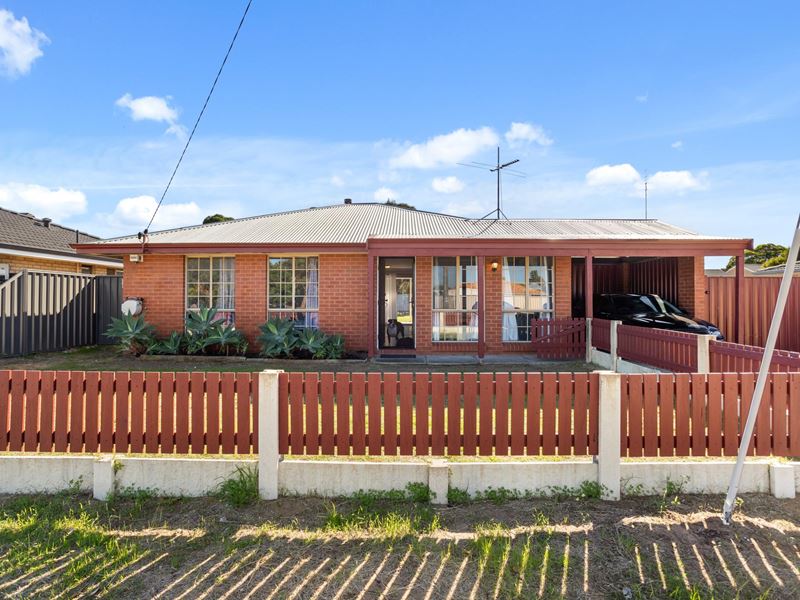 30 Whatman Way, Withers WA 6230