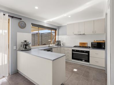30 Whatman Way, Withers WA 6230