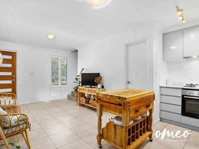 2/24 Southwell Crescent, Hamilton Hill WA 6163