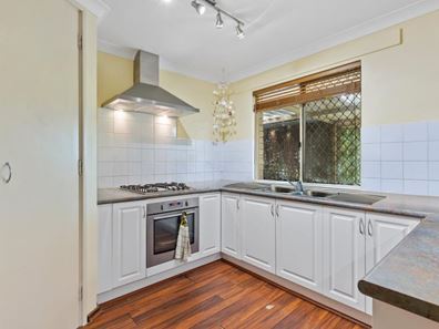 13 Madison Place, Cooloongup WA 6168
