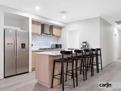 16 Montclair Crescent, Success WA 6164