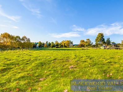 10 Gleneagles Drive, Bridgetown WA 6255