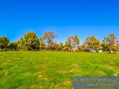 10 Gleneagles Drive, Bridgetown WA 6255