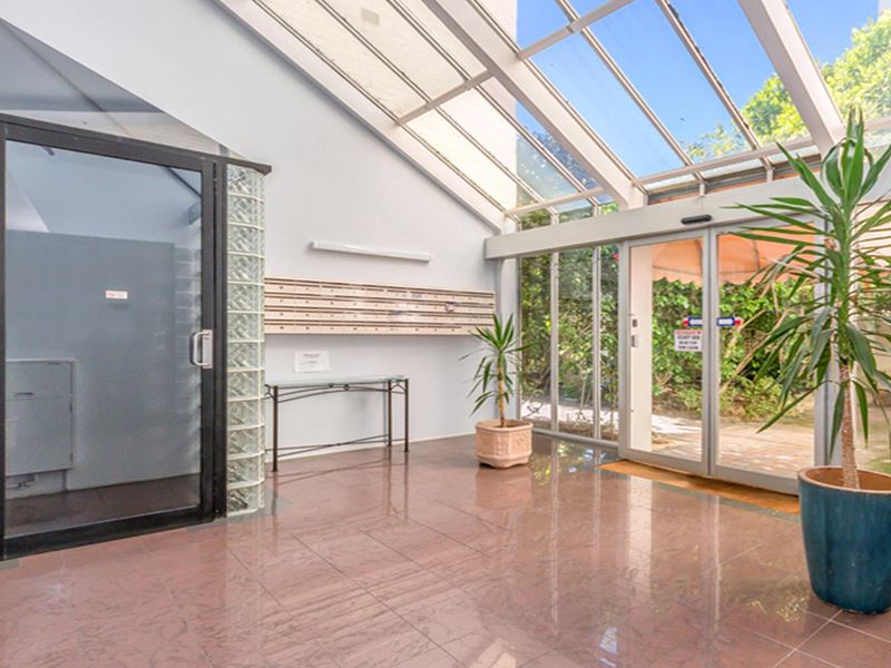 18/160 Mill Point Road, South Perth