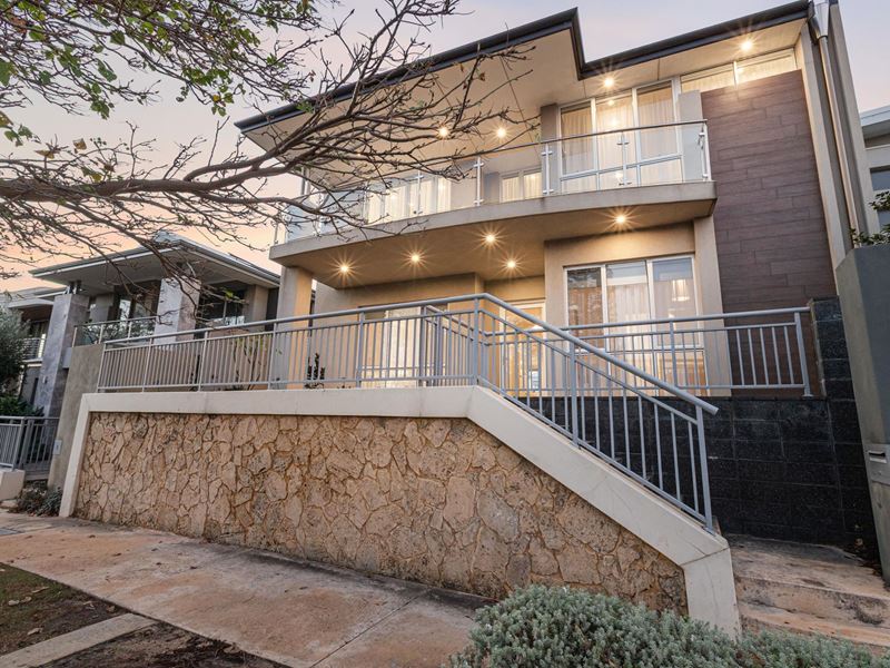 4 Pantheon Avenue, North Coogee WA 6163