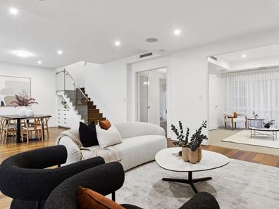 4 Pantheon Avenue, North Coogee WA 6163
