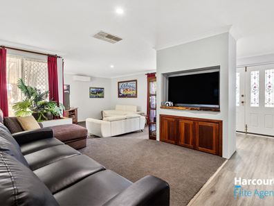 13 Cowan Place, Safety Bay WA 6169