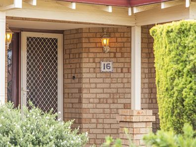 16 Livorno Gardens, Secret Harbour WA 6173