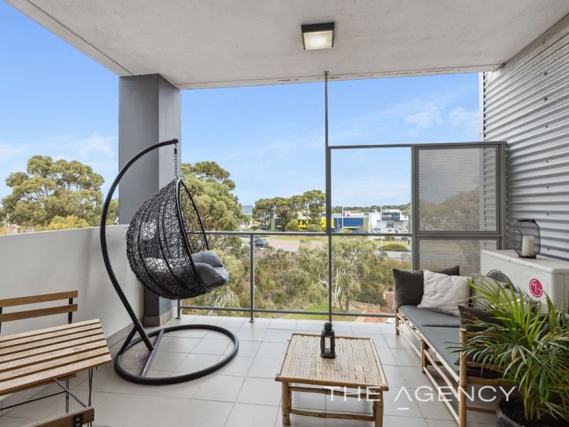90/6 Walsh Loop, Joondalup