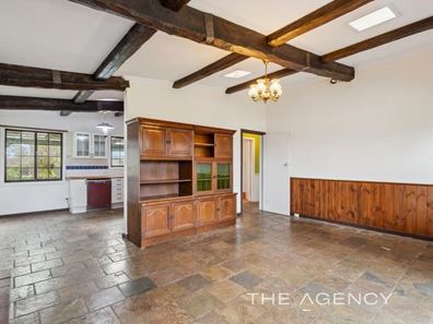 8 Priory Road, Maida Vale WA 6057