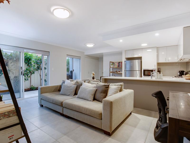 2/48 Halley Street, Innaloo WA 6018