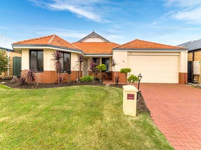16 Sheriff Circuit, Wattle Grove WA 6107