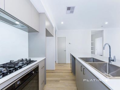 4 Eagle Lane, Eglinton WA 6034