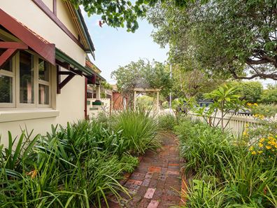 82 Dunedin Street, Mount Hawthorn WA 6016