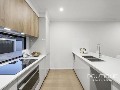 3/100 Montgomery Avenue, Mount Claremont WA 6010