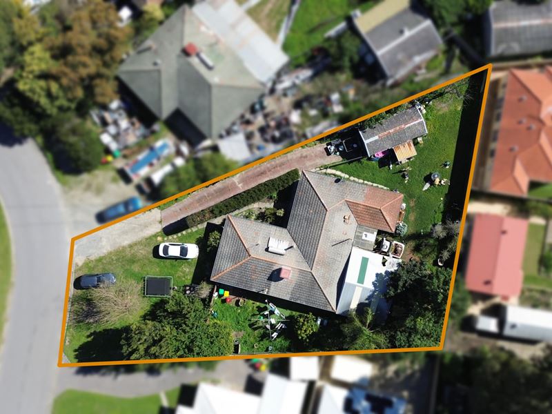 13 Carleton Crescent, Forrestfield