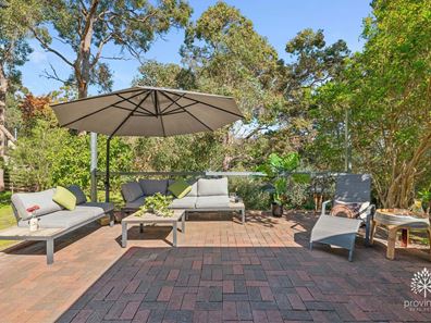 18 Trafalgar Road, Lesmurdie WA 6076