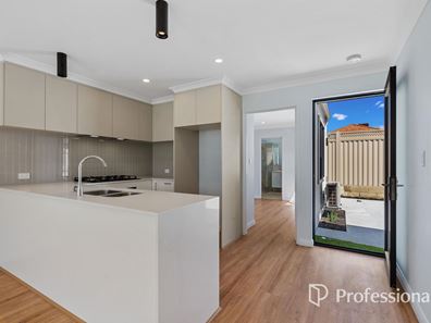 32D Finchley Crescent, Balga WA 6061
