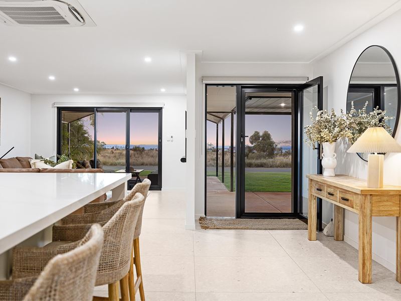 7 Patterson Crescent, Dampier WA 6713