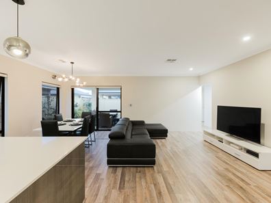 30 Gorringe Street, Hammond Park WA 6164