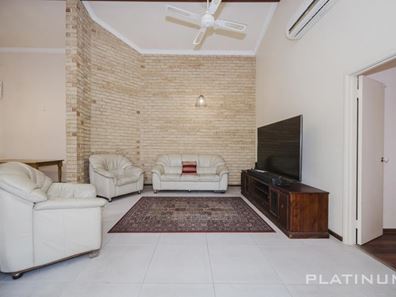9 Essex Court, Quinns Rocks WA 6030