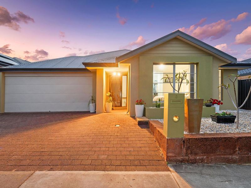 8 Claymore Place, Piara Waters WA 6112