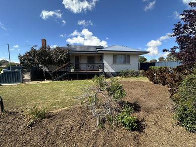 8 Sawle Street, Wagin WA 6315