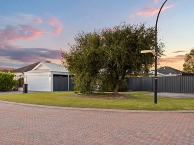 51 Amadeus Crescent, Port Kennedy WA 6172