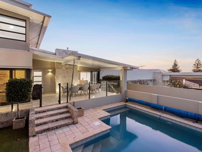 12 Kathleen Street, Trigg WA 6029
