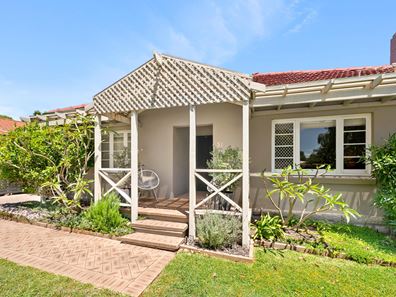 31 Griffin Crescent, Manning WA 6152