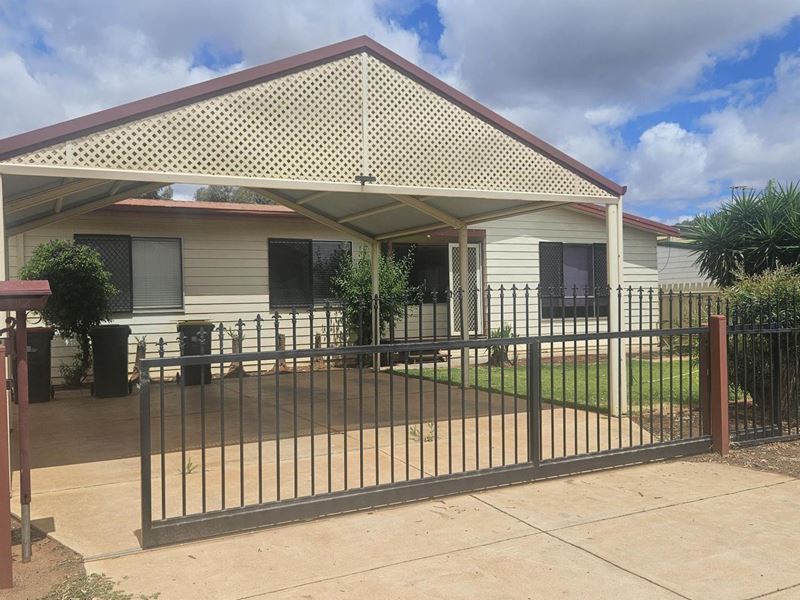 37 Hawkins Street, West Lamington WA 6430