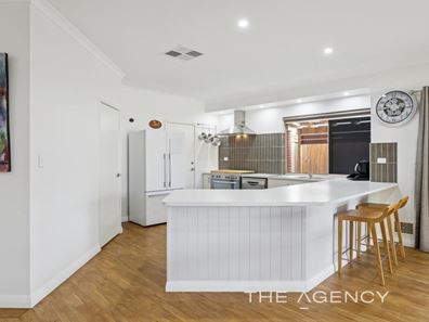 11 Nasidi Place, Sinagra WA 6065