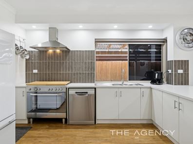 11 Nasidi Place, Sinagra WA 6065