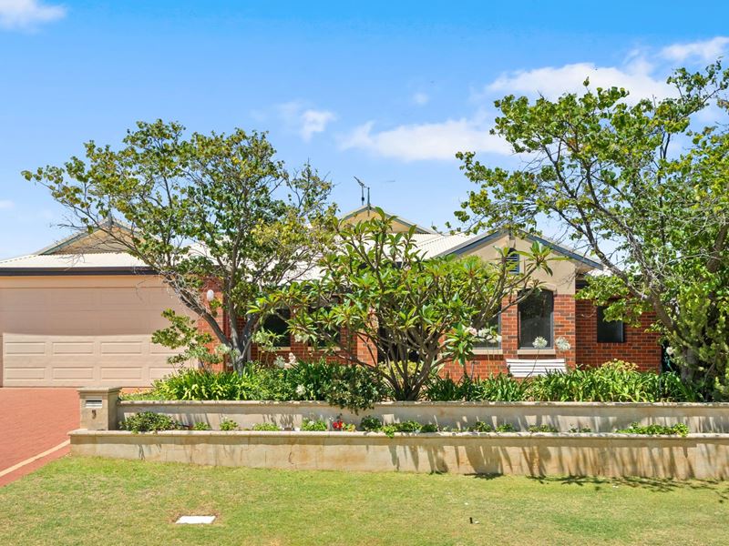 5 Castaway Cove, Halls Head WA 6210