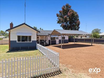 30 FITZPATRICK Street, Waroona WA 6215