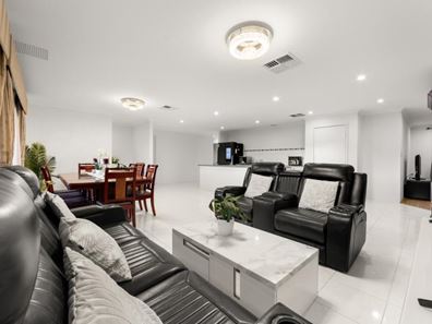 2 Lareema Gardens, Banksia Grove WA 6031