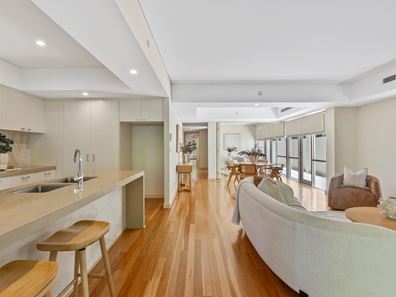 2/5 Bindaring Parade, Claremont WA 6010
