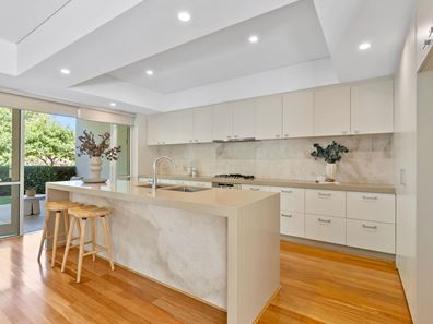 2/5 Bindaring Parade, Claremont WA 6010