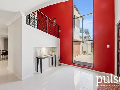 8D Lowry Street, Shelley WA 6148