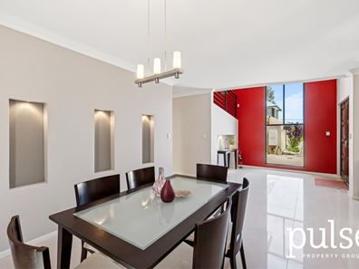 8D Lowry Street, Shelley WA 6148