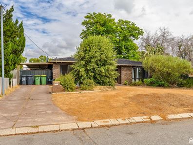 16 Dionne Place, Gosnells WA 6110