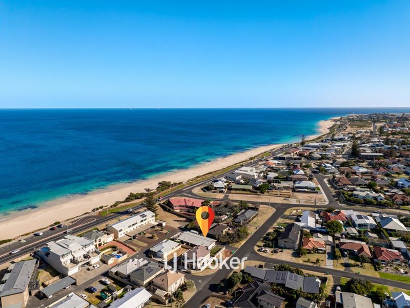 1/4 Holywell Street, South Bunbury