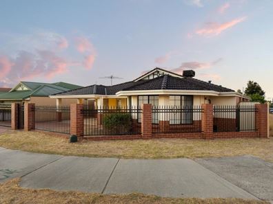 30 La Salle Road, Alexander Heights WA 6064