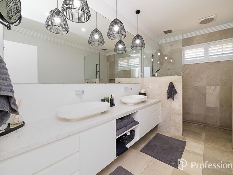 25 Orangedale Road, Lesmurdie WA 6076