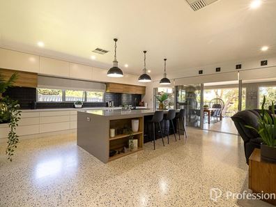25 Orangedale Road, Lesmurdie WA 6076