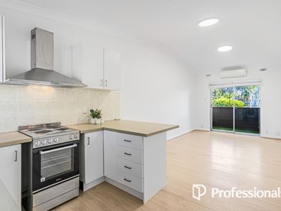 10/2 Dalziell Street, Maddington WA 6109